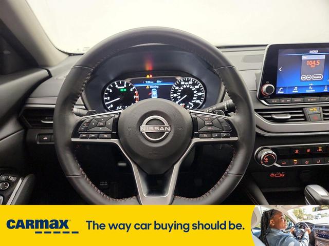 Photo of 2023 Gray Nissan Altima