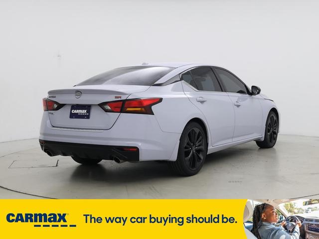 Photo of 2023 Gray Nissan Altima
