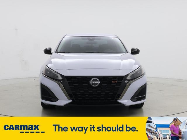 Photo of 2023 Gray Nissan Altima