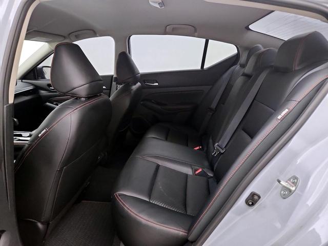 Photo of 2023 Gray Nissan Altima