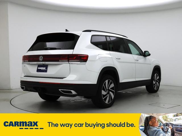 Photo of 2024 White Volkswagen Atlas