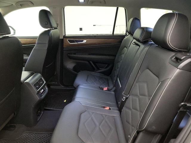 Photo of 2024 White Volkswagen Atlas