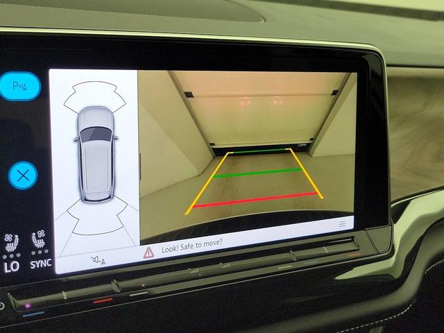 Photo of 2024 White Volkswagen Atlas