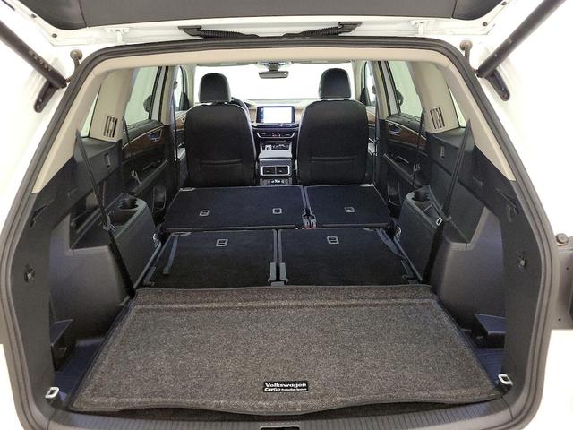 Photo of 2024 White Volkswagen Atlas