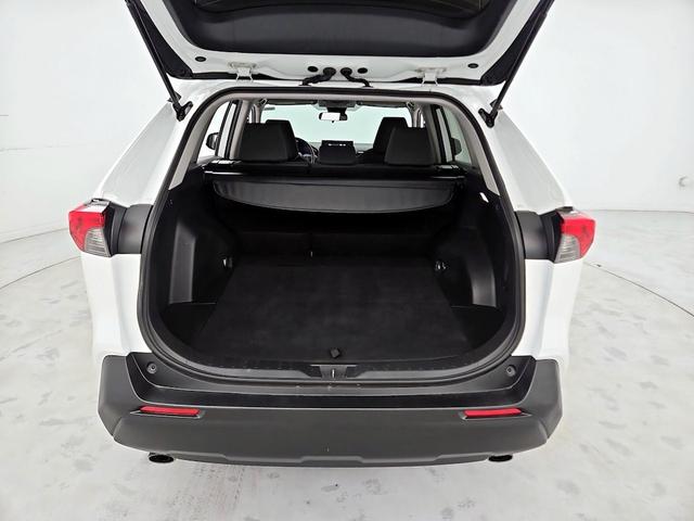 Photo of 2022 White Toyota RAV4
