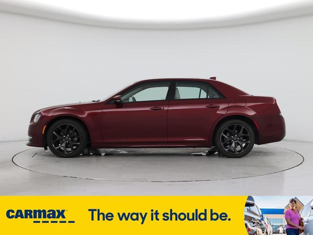 Photo of 2022 Red Chrysler 300