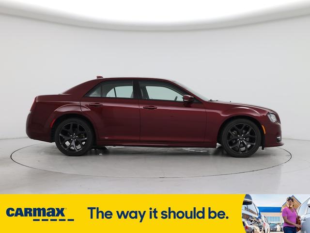 Photo of 2022 Red Chrysler 300