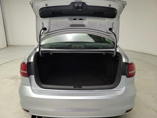 Photo of 2016 Silver Volkswagen Jetta
