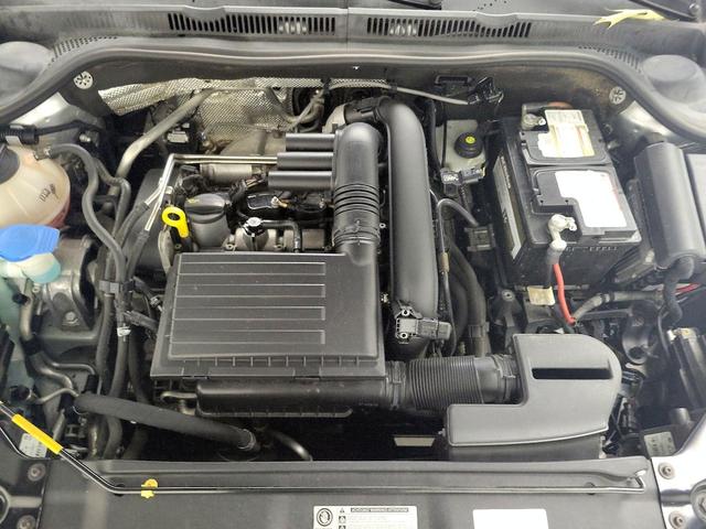 Photo of 2016 Silver Volkswagen Jetta