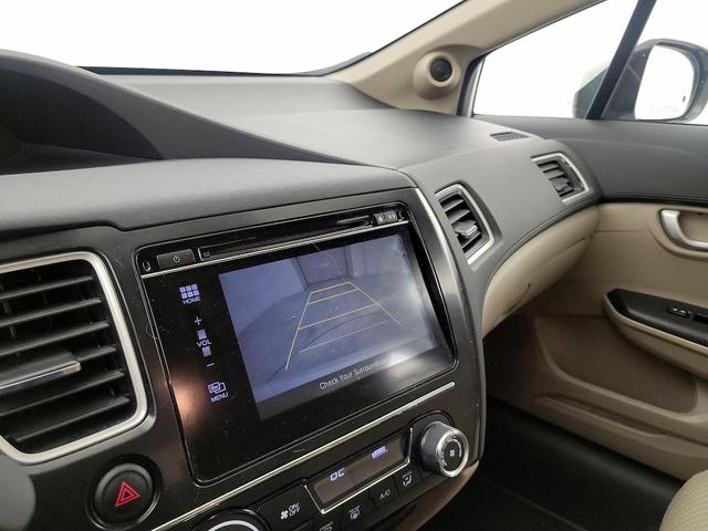 Photo of 2015 White Honda Civic Hybrid