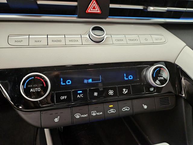 Photo of 2022 Black Hyundai ELANTRA