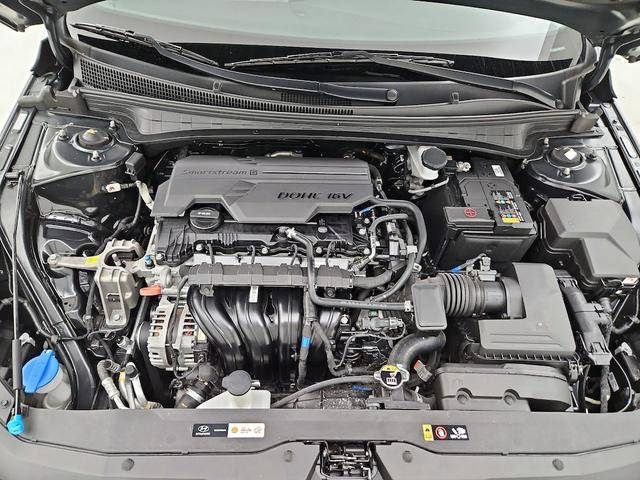 Photo of 2022 Black Hyundai ELANTRA