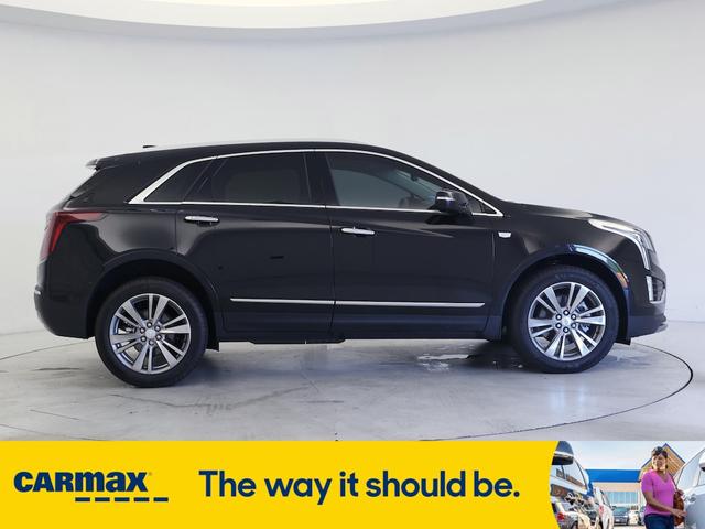 Photo of 2025 Black Cadillac XT5