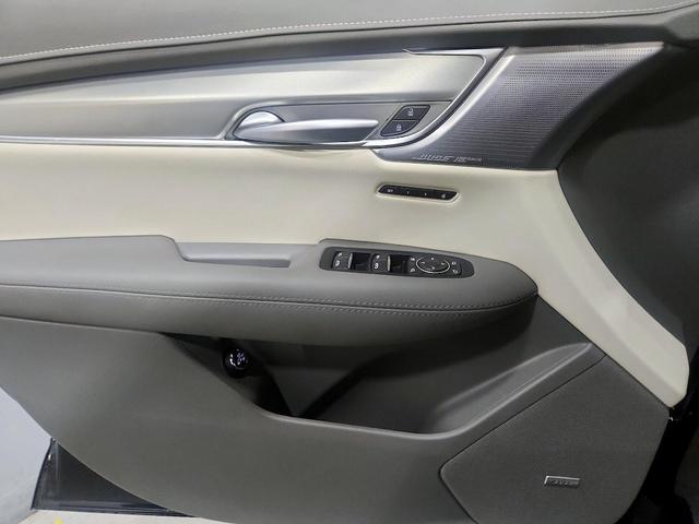 Photo of 2025 Black Cadillac XT5