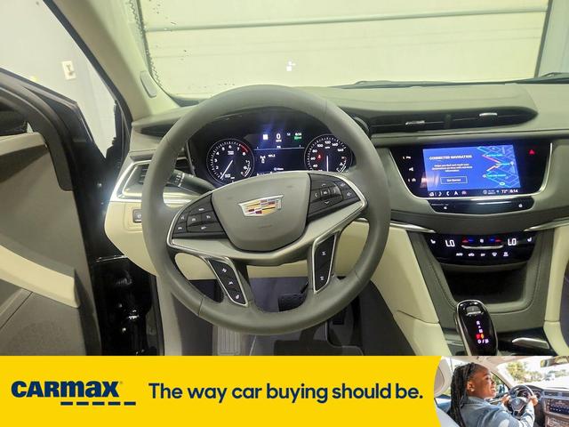 Photo of 2025 Black Cadillac XT5
