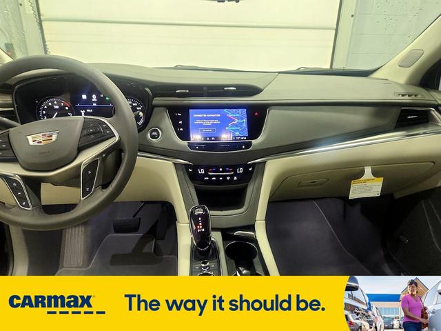 Photo of 2025 Black Cadillac XT5