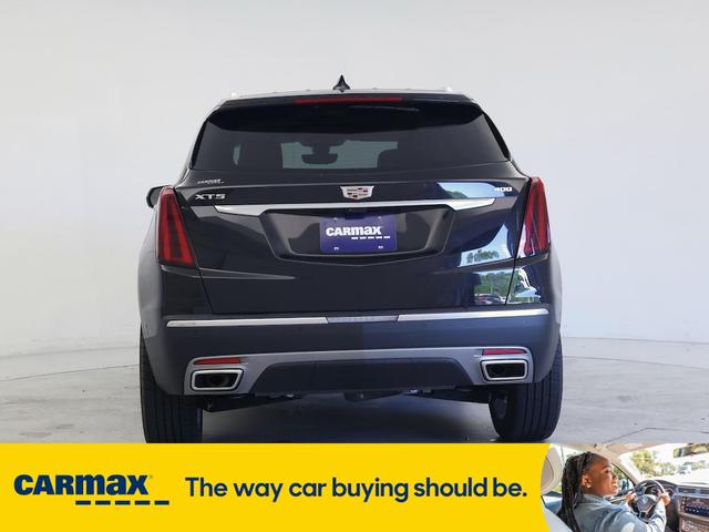 Photo of 2025 Black Cadillac XT5