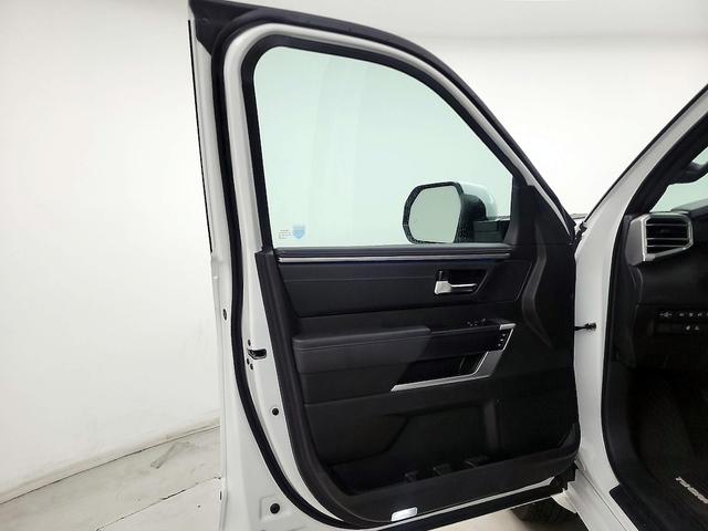 Photo of 2024 White Toyota Tundra Hybrid