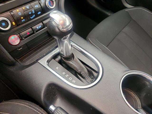 Photo of 2020 White Ford Mustang
