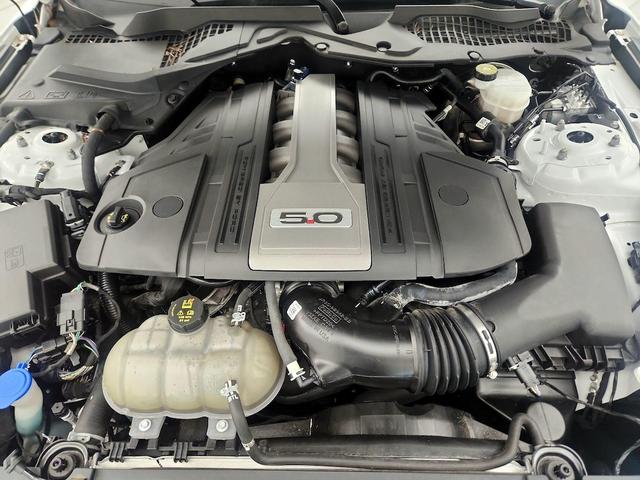 Photo of 2020 White Ford Mustang