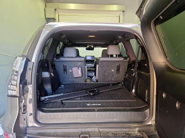 Photo of 2022 Gold Lexus GX 460
