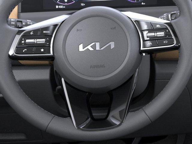 Photo of 2026 White Pearl Kia Seltos