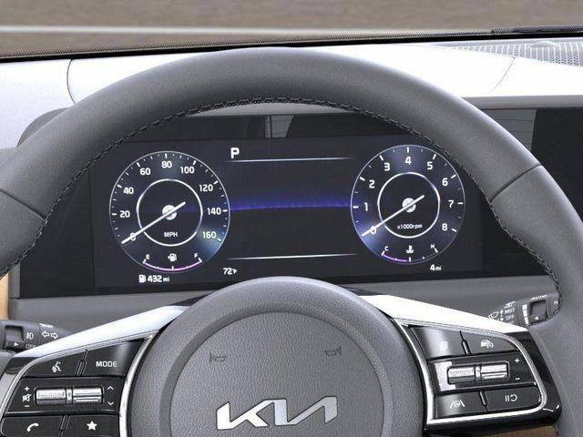 Photo of 2026 White Pearl Kia Seltos