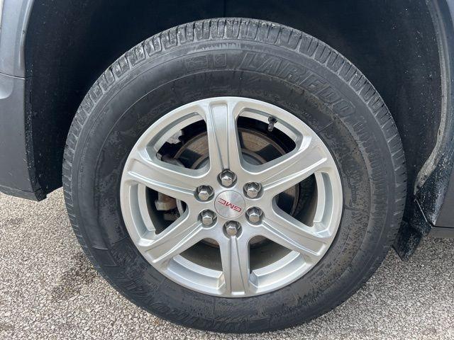 Photo of 2019 Quicksilver Metallic GMC Acadia