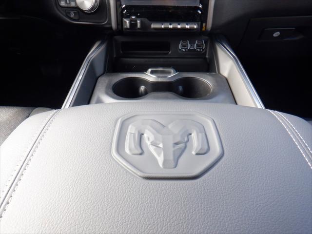 Photo of 2024 Diamond Black Crystal Pearlcoat RAM 1500