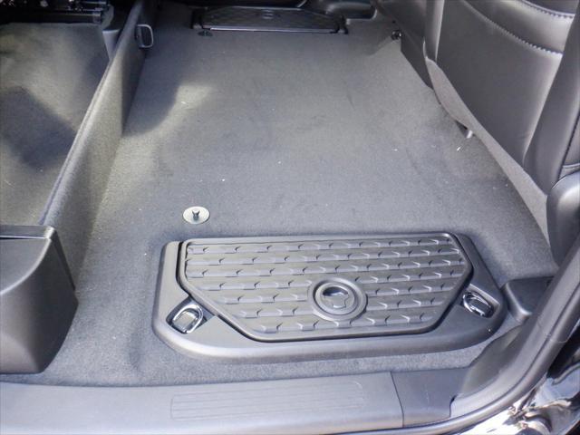 Photo of 2024 Diamond Black Crystal Pearlcoat RAM 1500