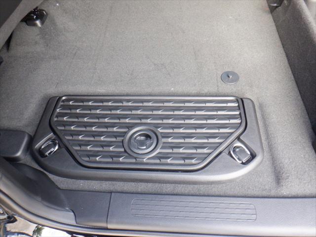 Photo of 2024 Diamond Black Crystal Pearlcoat RAM 1500