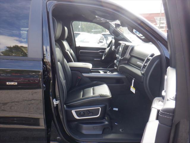Photo of 2024 Diamond Black Crystal Pearlcoat RAM 1500