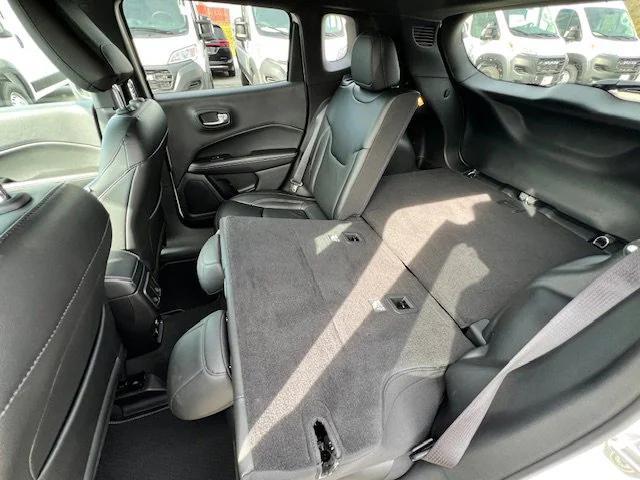 Photo of 2021 White Clearcoat Jeep Compass