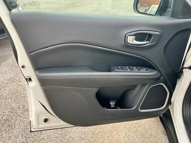 Photo of 2021 White Clearcoat Jeep Compass