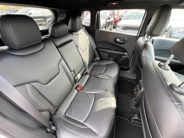 Photo of 2021 White Clearcoat Jeep Compass