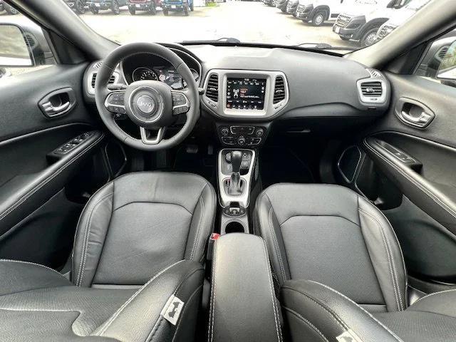 Photo of 2021 White Clearcoat Jeep Compass