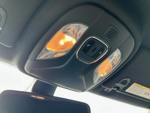 Photo of 2021 White Clearcoat Jeep Compass