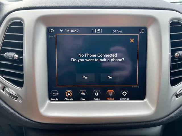 Photo of 2021 White Clearcoat Jeep Compass