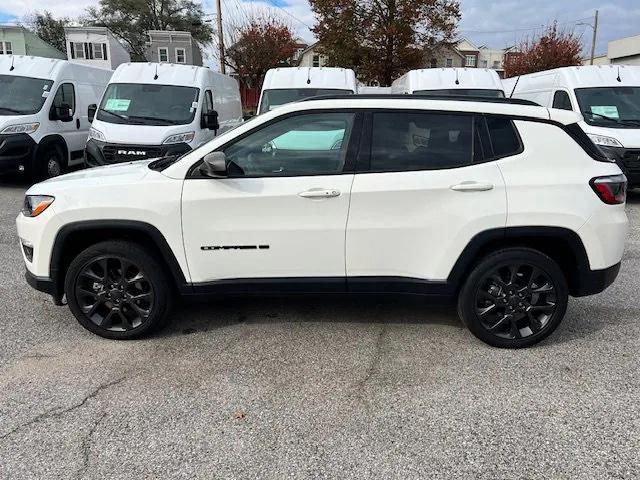 Photo of 2021 White Clearcoat Jeep Compass