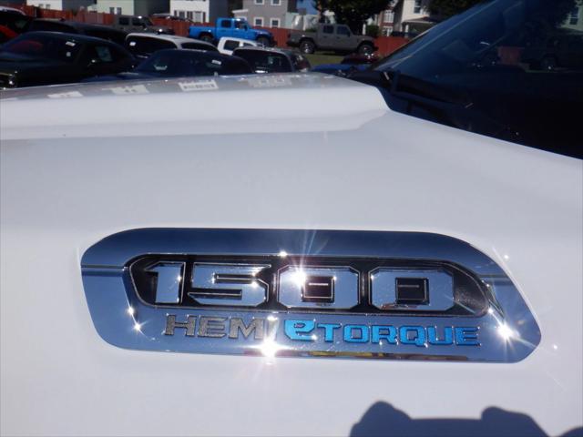 Photo of 2024 Bright White Clearcoat RAM 1500