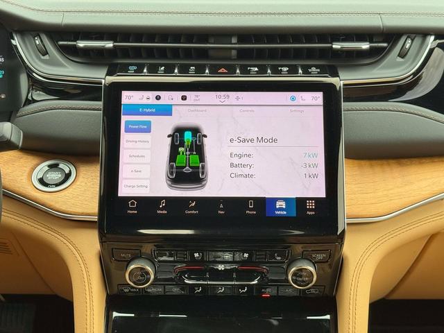 Photo of 2023 Diamond Black Crystal Pearlcoat Jeep Grand Cherokee 4xe