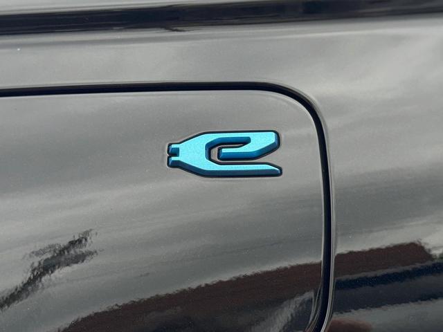 Photo of 2023 Diamond Black Crystal Pearlcoat Jeep Grand Cherokee 4xe