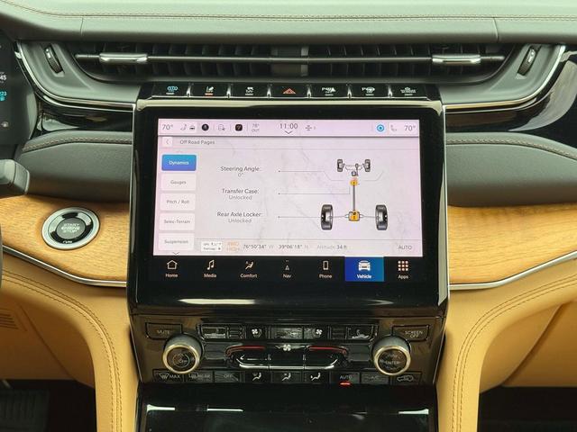 Photo of 2023 Diamond Black Crystal Pearlcoat Jeep Grand Cherokee 4xe