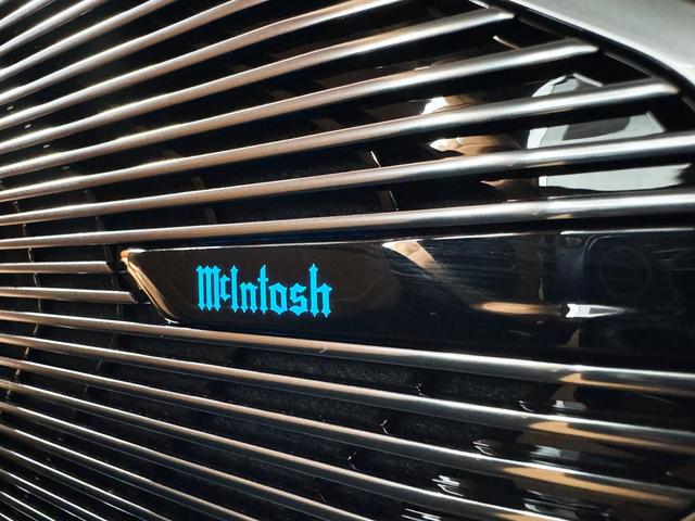 Photo of 2023 Diamond Black Crystal Pearlcoat Jeep Grand Cherokee 4xe