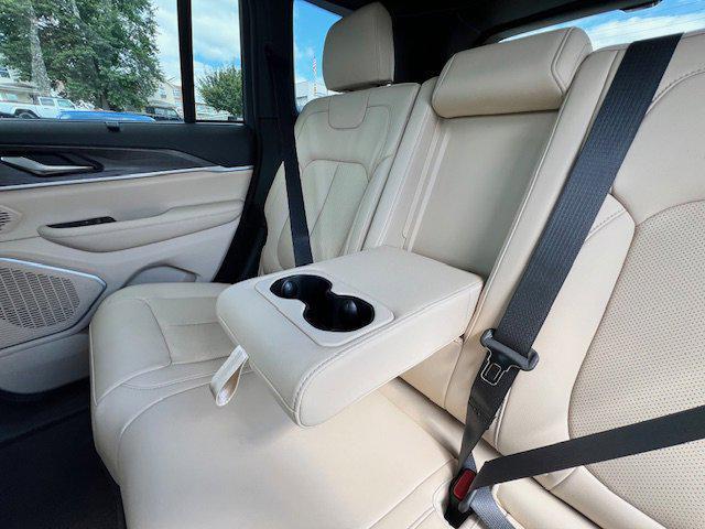 Photo of 2022 Bright White Clearcoat Jeep Grand Cherokee 4xe