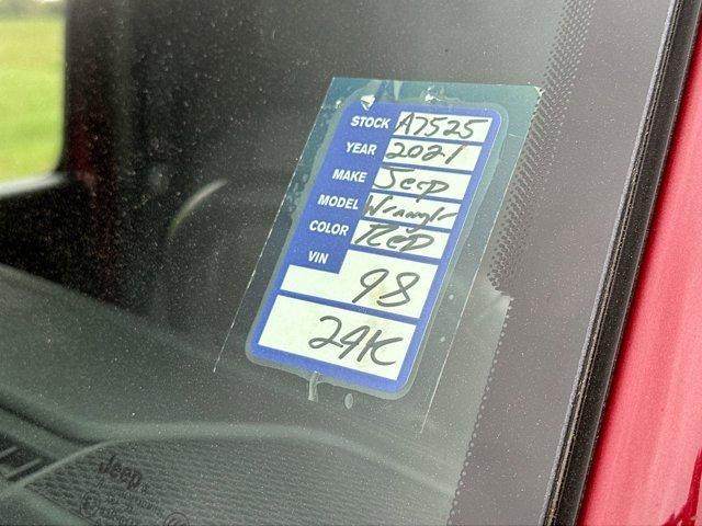 Photo of 2021 Snazzberry Pearlcoat Jeep Wrangler Unlimited