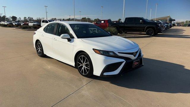 Photo of 2023 Ice Toyota Camry