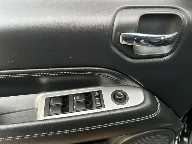 Photo of 2016 Black Clearcoat Jeep Compass