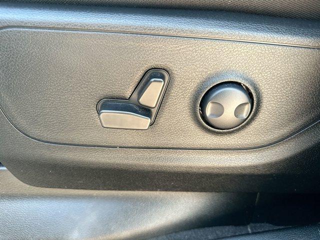 Photo of 2025 Bright White Clearcoat RAM 1500