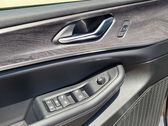 Photo of 2025 Metallic Jeep Grand Cherokee L
